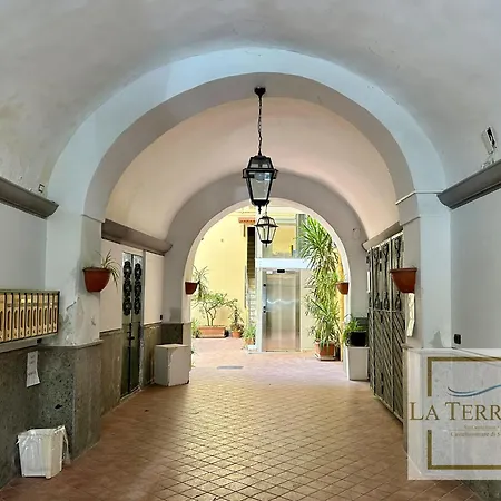 公寓 La Terrazza 卡斯特拉玛雷帝斯达比亚