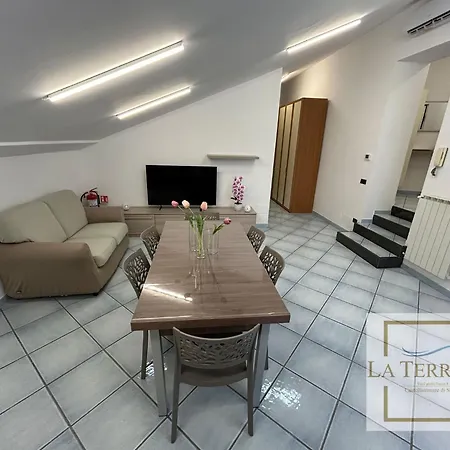 La Terrazza 卡斯特拉玛雷帝斯达比亚